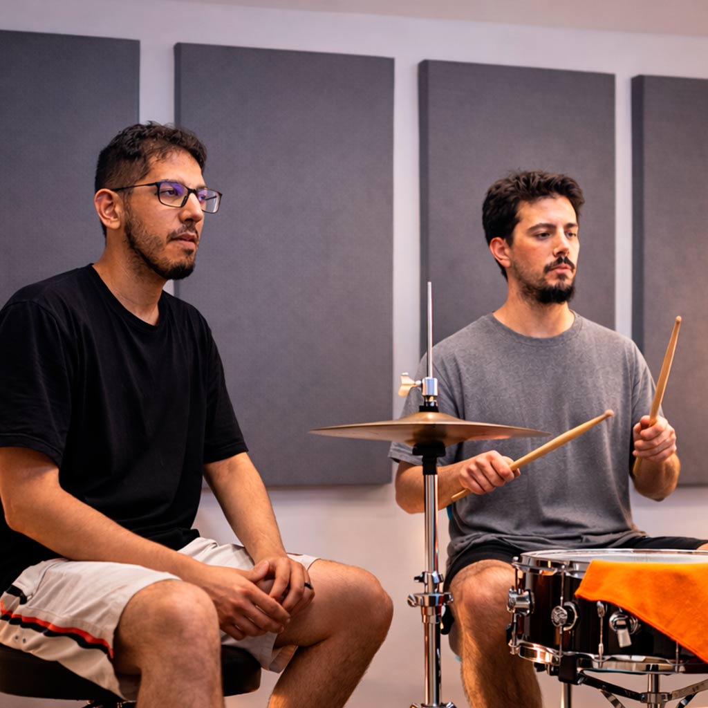 Alumno en clase de batería